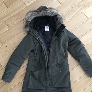 Fjallraven Nuuk Parka W Size XS $450 new. Barely worn.